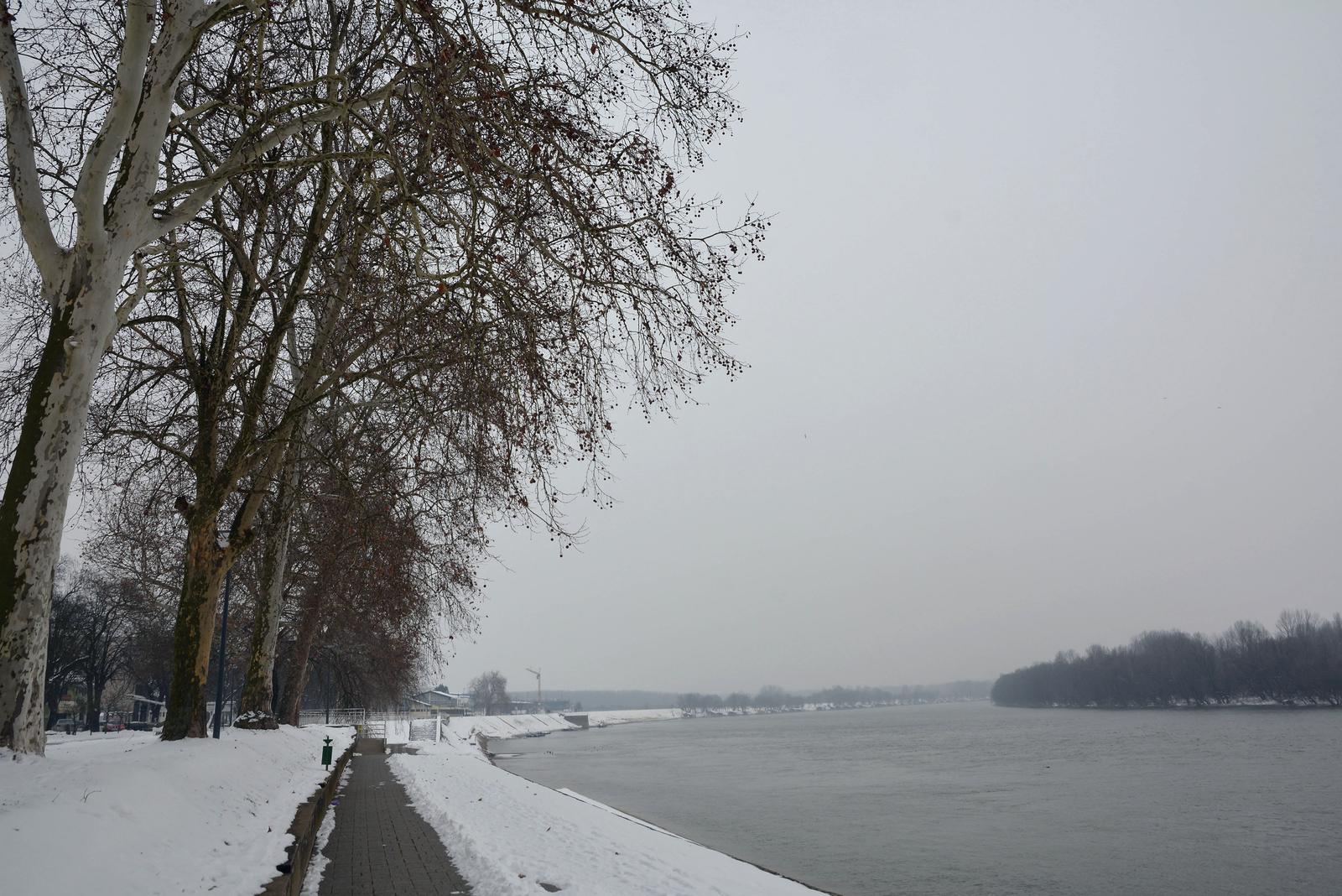 05.03.2018., Slavonski Brod - Setnica uz rijeku Savu pod snijegom. "nPhoto: Ivica Galovic/PIXSELL
