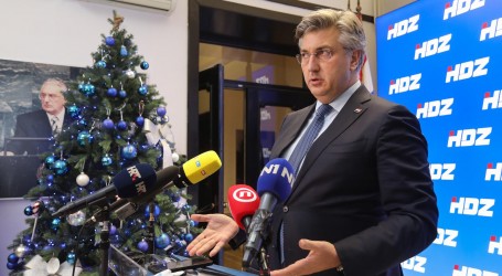 Plenković: “Pomoć Ukrajini nije smislio netko unutar HDZ-a, to su osmislili hrvatski vojnici”