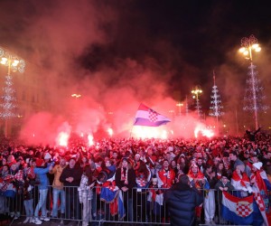 17.12.2022., Zagreb,  Gledanje utakmice Hrvatska Maroko na Trgu bana Jelacica Photo: Sanjin Strukic/PIXSELL