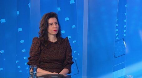Peović prozvala vlast i Holding: “Navodno povećanje plaće od 13 posto je manipulacija koja se ne bi očekivala od ljevice”