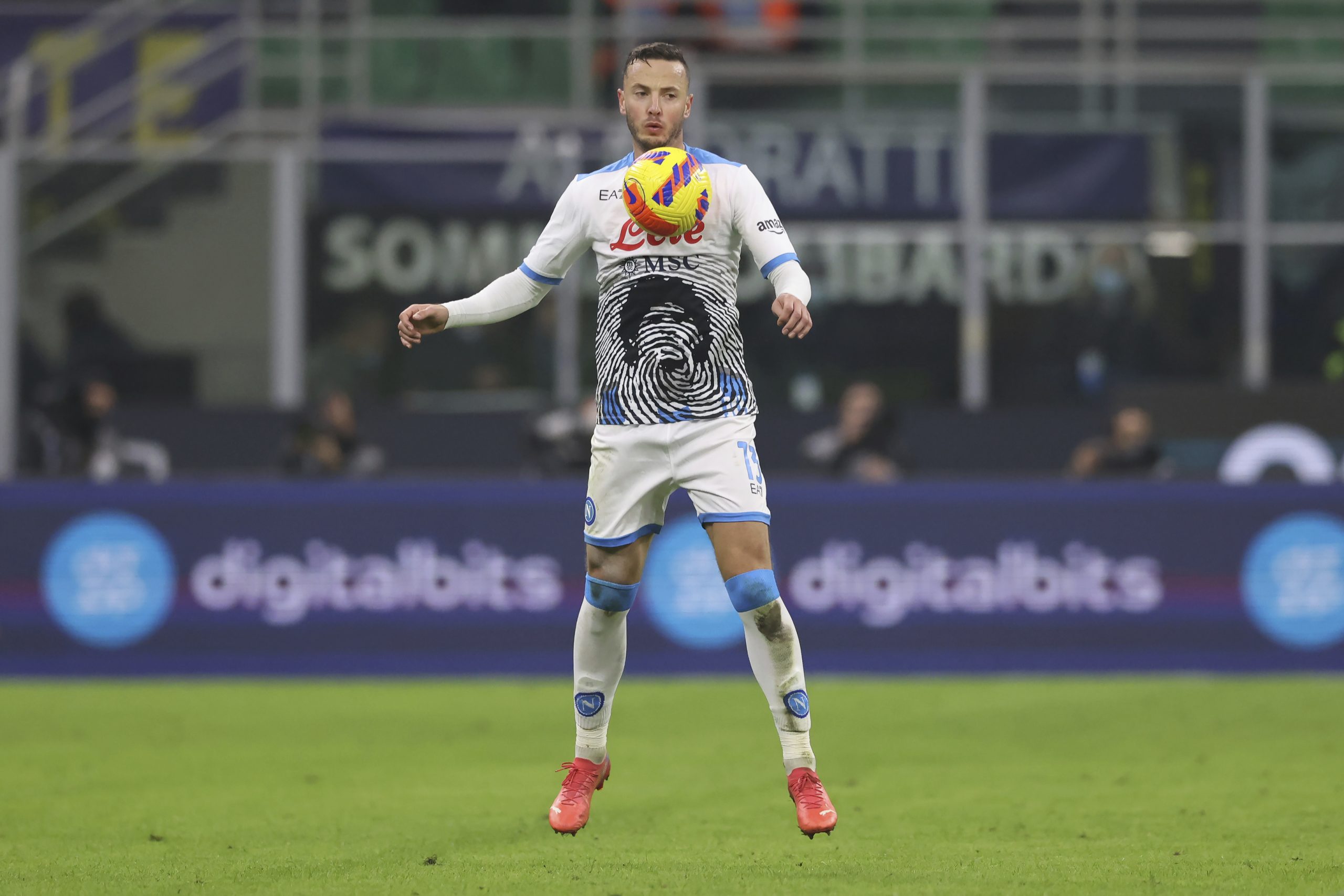 November 21, 2021, Milan, United Kingdom: Milan, Italy, 21st November 2021. Amir Rrahmani of SSC Napoli controls the ball on his chest during the Serie A match at Giuseppe Meazza, Milan. Picture credit should read: Jonathan Moscrop / Sportimage(Credit Image: © Jonathan Moscrop/CSM via ZUMA Wire) (Cal Sport Media via AP Images)