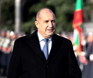 epa10354591 Bulgarian President Rumen Radev (L) and President of Greece, Katerina Sakellaropoulou (R), review the honour guard during an official welcome ceremony in Sofia, Bulgaria, 08 December 2022. President of Greece Katerina Sakellaropoulou arrived on a one-day official visit in Bulgaria.  EPA/VASSIL DONEV