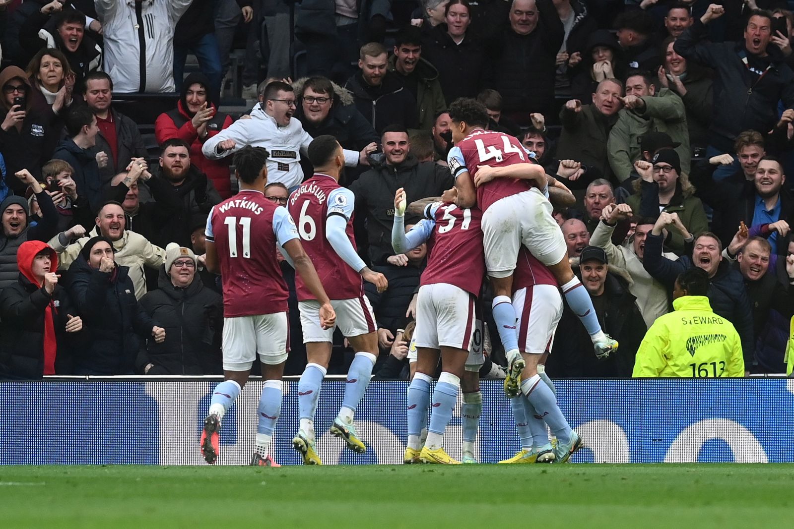 epa10385497 Emiliano Buendia of Villa celebrates with teammates after scoring the opening goal during the English Premier League soccer match between Tottenham Hotspur and Aston Villa in London, Britain, 01 January 2023.  EPA/Neil Hall EDITORIAL USE ONLY. No use with unauthorized audio, video, data, fixture lists, club/league logos or 'live' services. Online in-match use limited to 120 images, no video emulation. No use in betting, games or single club/league/player publications