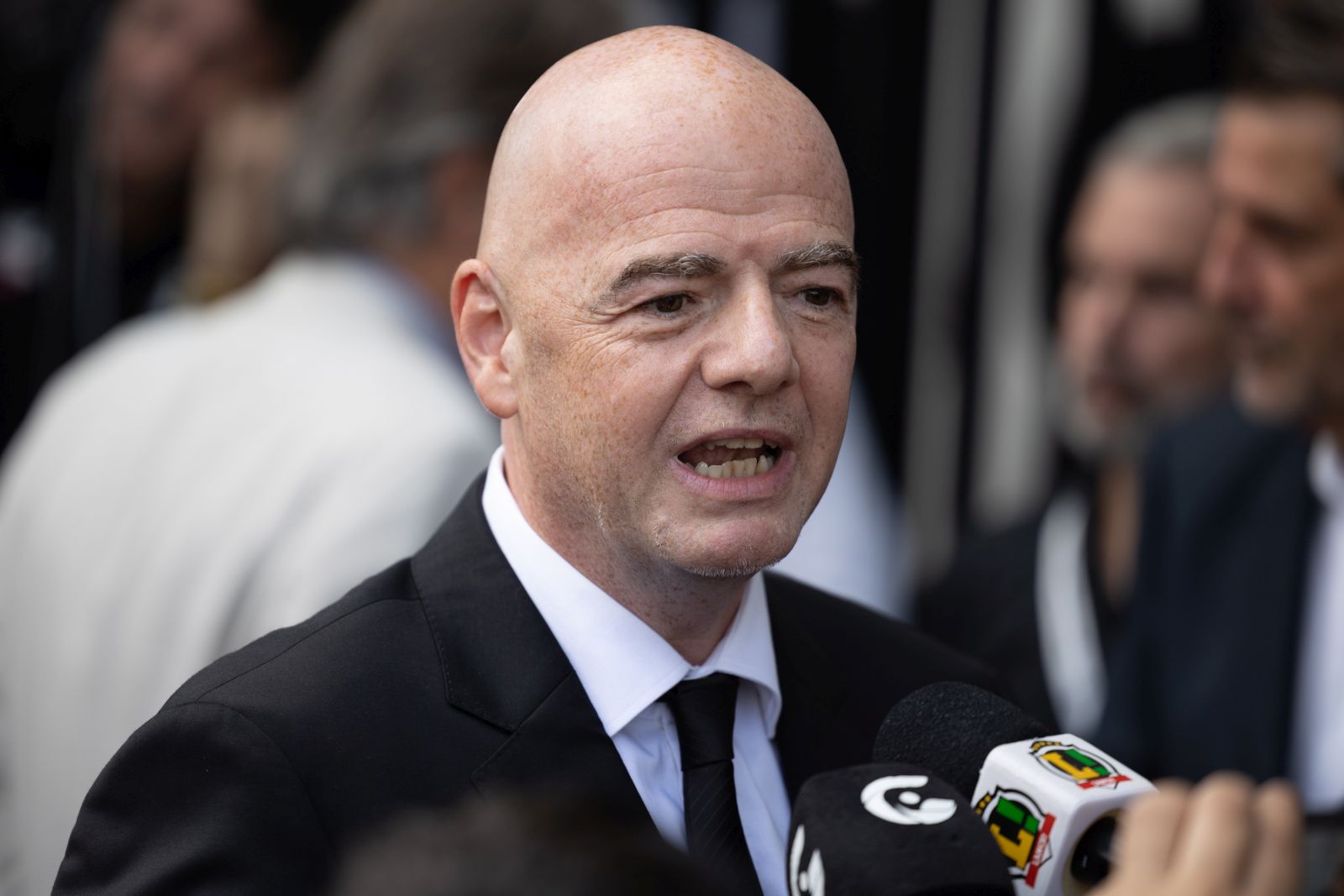epa10386385 FIFA President Gianni Infantino attends the wake for Edson Arantes do Nascimento 'Pele', at the Vila Belmiro stadium in the city of Santos, Brazil, 02 January 2023. Several Brazilian soccer fans spent the night lining up to attend Pele's wake who died on 29 December 2022 at the age of 82.  EPA/Isaac Fontana