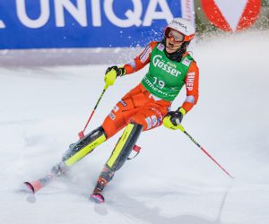 epa10381887 Zrinka Ljutic of Croatia reacts in the finish area during the second run of the women's slalom race at the FIS Alpine Skiing World Cup event in Semmering, Austria, 29 December 2022.  EPA/DOMINIK ANGERER
