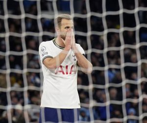 epa10416672 Harry Kane of Tottenham reacts during the English Premier League soccer match between Manchester City and Tottenham Hotspur in Manchester, Britain, 19 January 2023.  EPA/Andrew Yates EDITORIAL USE ONLY. No use with unauthorized audio, video, data, fixture lists, club/league logos or 'live' services. Online in-match use limited to 120 images, no video emulation. No use in betting, games or single club/league/player publications
