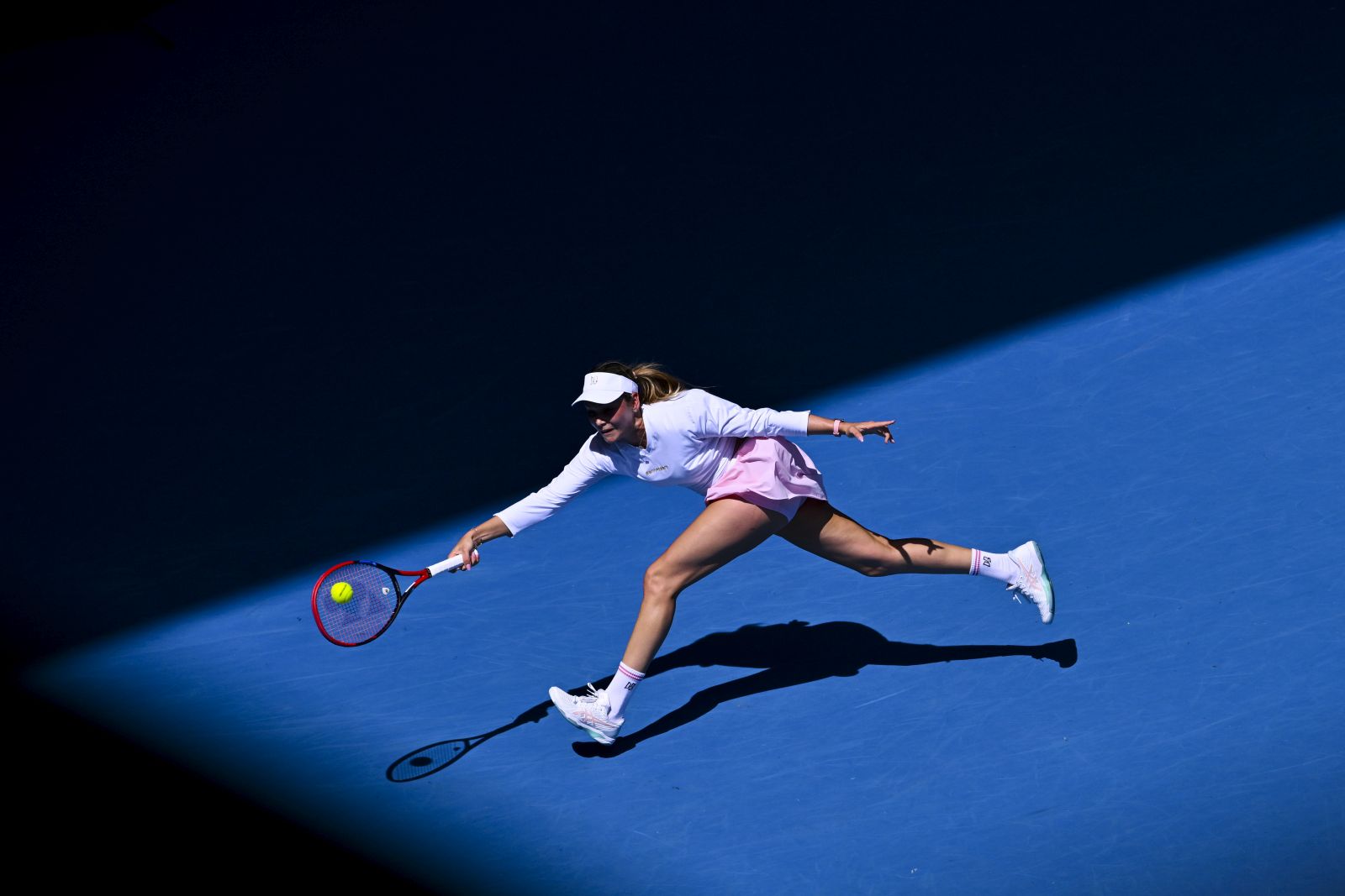 epa10419235 Donna Vekic of Croatia in action during her third round match against Nuria Parrizas Diaz of Spain at the 2023 Australian Open tennis tournament at Melbourne Park in Melbourne, Australia, 21 January 2023.  EPA/JOEL CARRETT  AUSTRALIA AND NEW ZEALAND OUT