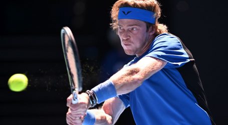 Australian Open: Rubljovu drama, Đoković protutnjao