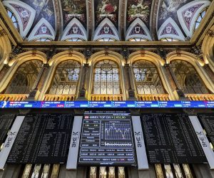 epa10424334 A screen displays a chart with the evolution of Spain's main stock index IBEX 35 at Madrid's Stock Exchange Market, Spain, 23 January 2023. The Spanish stock market opens higher, up 0.06 percent with its sights set on the 9,000 points level.  EPA/Altea Tejido