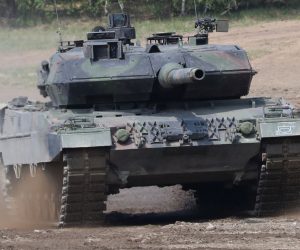 epa10427153 (FILE) - A German Army 'Leopard 2' tank during the NATO Very High Readiness Task Force Land (VJTF L 2019) exercise in Muenster, northern Germany, 20 May 2019 (reissued 24 January 2023). German Chancellor Olaf Scholz has decided to send Leopard 2 tanks to Ukraine and allow other countries such as Poland to do so while the US may supply Abrams tanks, German media has reported 24 January 2023.  EPA/FOCKE STRANGMANN *** Local Caption *** 55209013