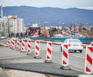 24.12.2022., Zagreb - Jadranski most je otvoren u punom profilu. 
  Photo: Slavko Midzor/PIXSELL