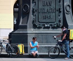 27.04.2020., Zagreb - Srediste grada. Atmosfera u centru grada nakon prve faze popustanja mjera uzrokovane korona virusom. Photo: Sanjin Strukic/PIXSELL