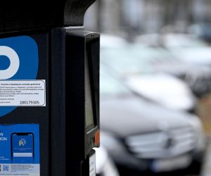 27.12.2022., Zagreb - Zbog prelaska na euro dio aparata za placanje parkiranja nije u funkciji te je parking moguce platiti preko mobitela.  Photo: Marko Lukunic/PIXSELL