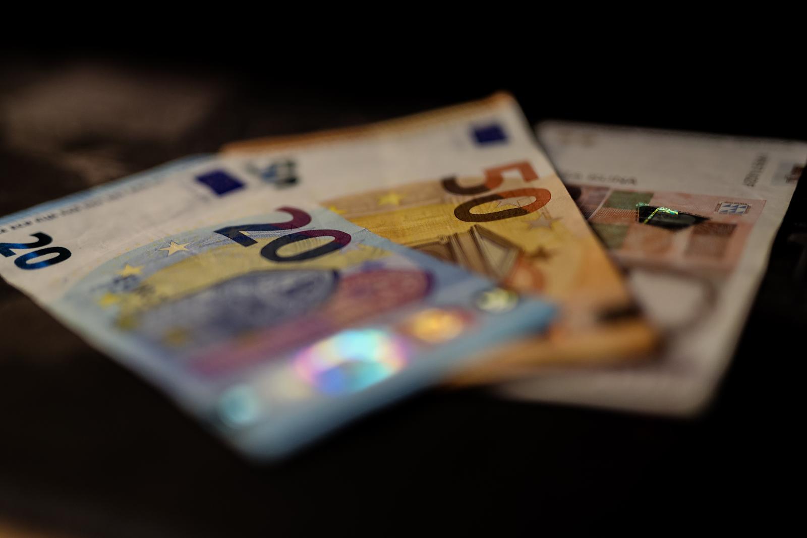 29.12.2022., Zadar -  Od 1. sijecnja 2023. euro će postati sluzbena valuta u Hrvatskoj i nakon 29 godina zamijeniti kunu. Photo: Sime Zelic/PIXSELL