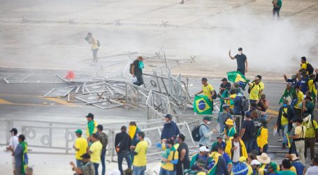Veliki sukobi u Brazilu: Tisuće Bolsonarovih pristaša upale u Kongres i Predsjedničku palaču