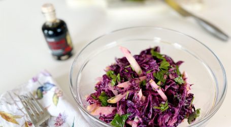 Ljubičasta coleslaw salata: Podjednako oduševljava zaklete mesoljupce kao i vegetarijance