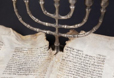 I osamdeset godina nakon rata, tema povrata otete židovske imovine je aktualna