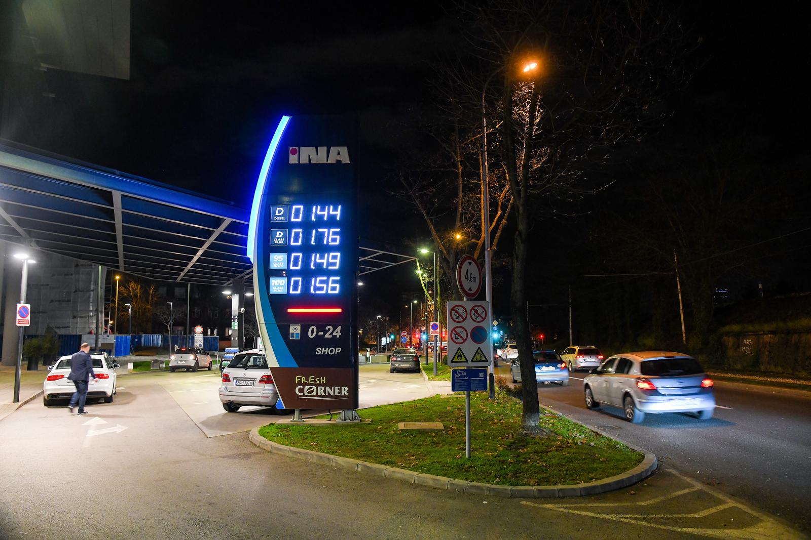 01.01.2023.., Zagreb - Cijene goriva istaknute u eurima.  Photo: Josip Regovic/PIXSELL