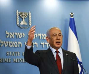 epa10429465 Israeli Prime Minister Benjamin Netanyahu gestures as he speaks at a news conference at the Prime Minister's office in Jerusalem, Israel, 25 January 2023.  EPA/RONEN ZVULUN / POOL