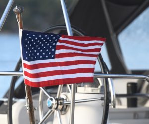 11.12.2020.,Sibenik - Zastava Sjedinjenih Americkih Drzava na brodicirPhoto: Hrvoje Jelavic/PIXSELL