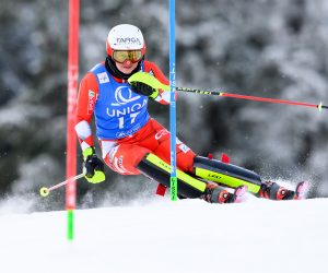 epa10437748 Zrinka Ljutic of Croatia in action during the first run of the Women's Slalom race at the FIS Alpine Skiing World Cup in Spindleruv Mlyn, Czech Republic, 29 January 2023.  EPA/VLASTIMIL VACEK