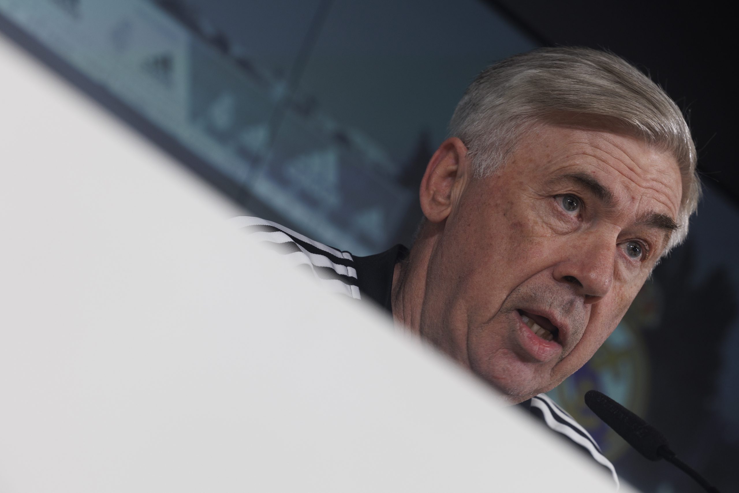 epa10420257 Real Madrid's head coach Carlo Ancelotti holds a press conference following the team's training session held at Valdebebas sports city in Madrid, Spain, 21 January 2023.  EPA/Sergio Perez
