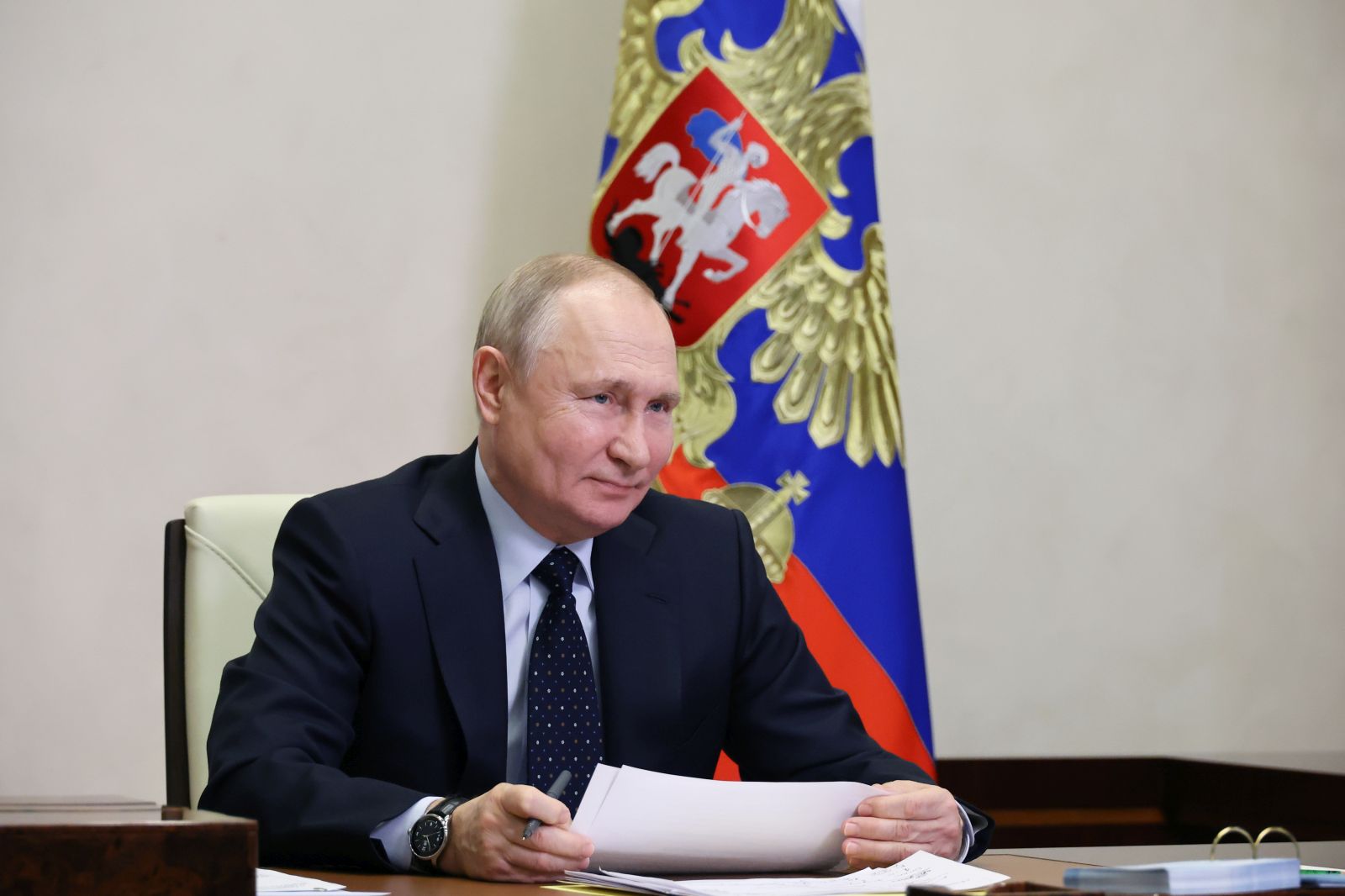epa10426855 Russian President Vladimir Putin chairs a meeting via video conference with members of the Russian Government at the Novo-Ogaryovo residence outside Moscow, Russia, 24 January 2023.  EPA/MIKHAEL KLIMENTYEV / SPUTNIK / KREMLIN POOL MANDATORY CREDIT