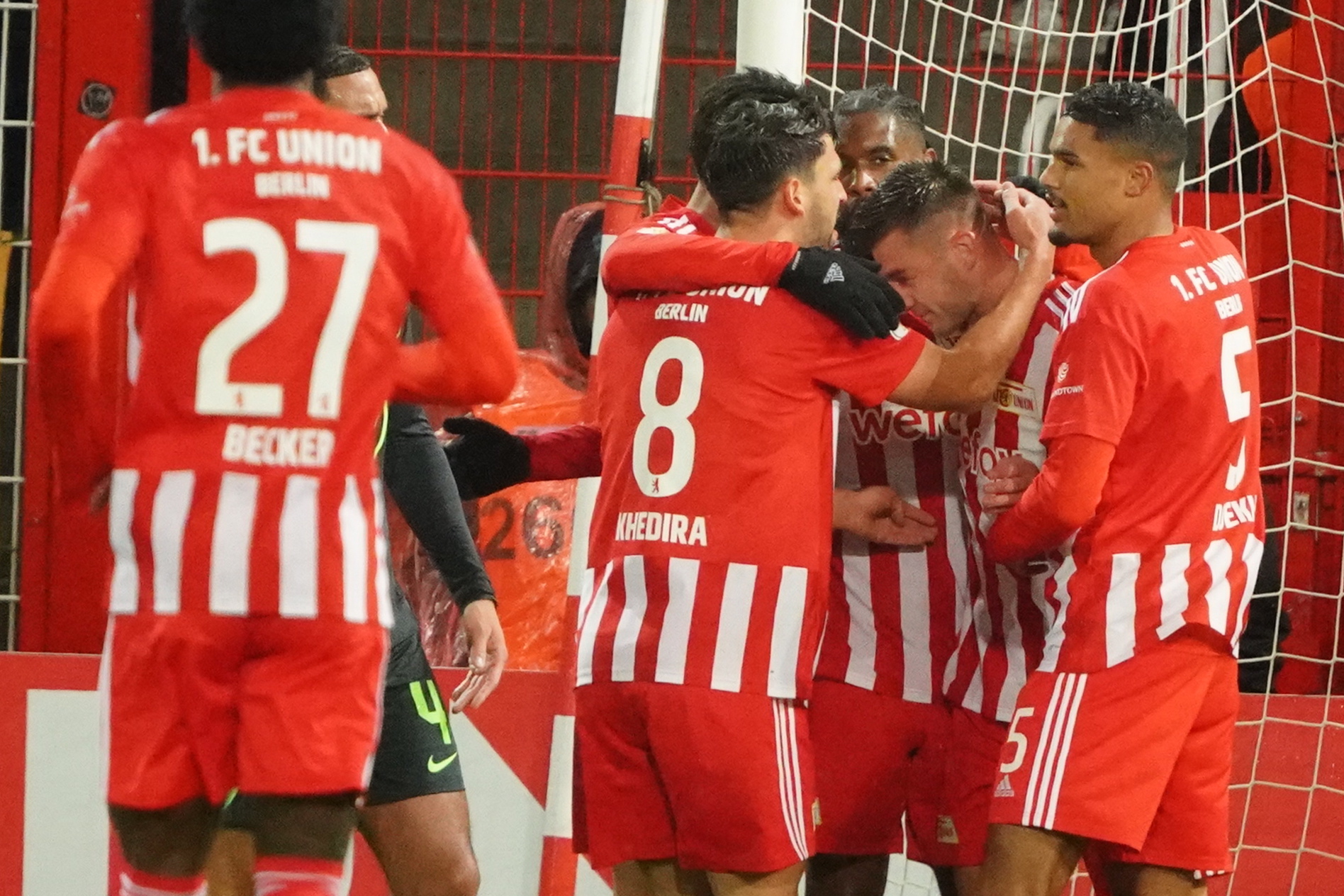 epa10441677 Union’s player celebrate after scoring the 1-1 goal in the German DFB Cup round of sixteen soccer match between FC Union Berlin and VfL Wolfsburg in Berlin, Germany, 31 January 2023.  EPA/CLEMENS BILAN CONDITIONS - ATTENTION: The DFB regulations prohibit any use of photographs as image sequences and/or quasi-video.