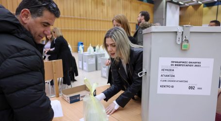 Tijesna utrka između tri kandidata: Ciprani glasuju na predsjedničkim izborima