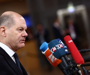 epa10456057 Germany's Chancellor Olaf Scholz speaks to the media as she arrives for a special meeting of the European Council in Brussels, Belgium, 09 February 2023. EU leaders will meet in Brussels on 09 and 10 February for a summit to discuss Russia's invasion of Ukraine, the EU's economy and competitiveness, and its migration policy.  EPA/STEPHANIE LECOCQ