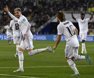 epa10461688 Real Madrid's Federico Valverde celebrates with teammates after scoring the 2-0 goal during the FIFA Club World Cup final between Real Madrid and Al Hilal SFC in Rabat, Morocco, 11 February 2023.  EPA/Jalal Morchidi