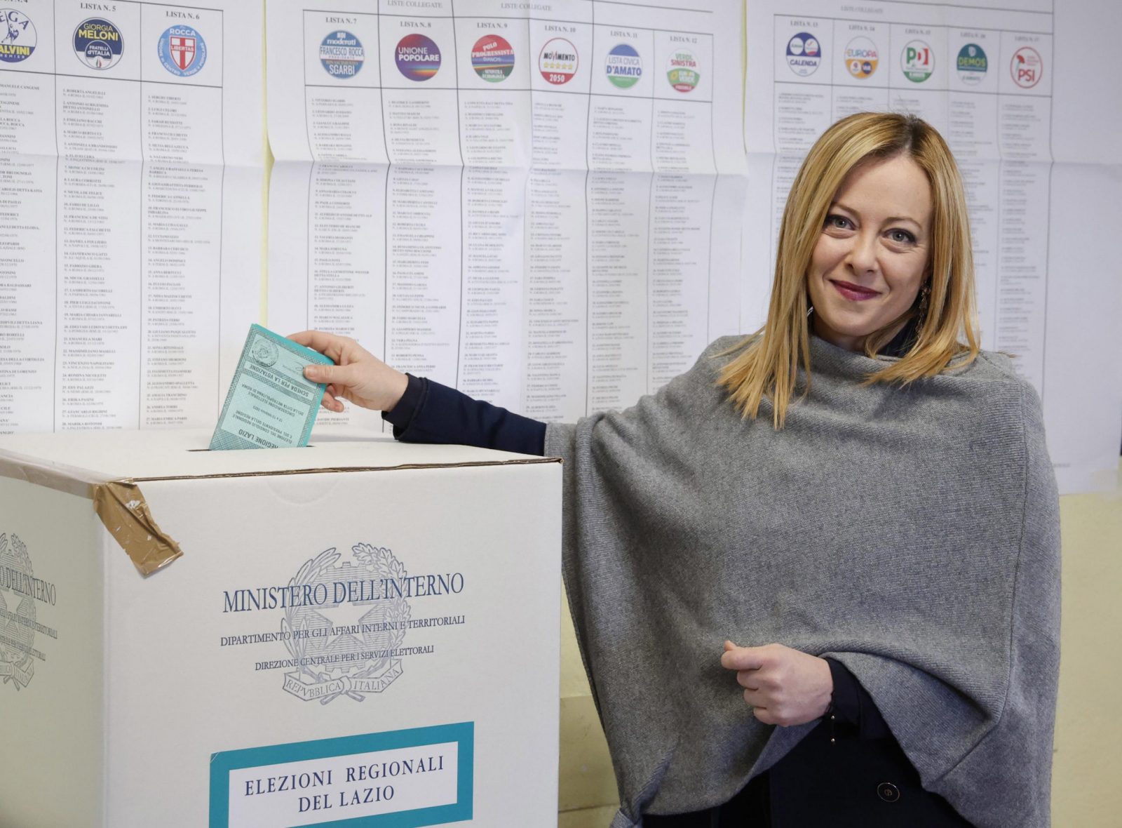 epa10462794 Italian Prime Minister Giorgia Meloni casts her ballot at a polling station during the regional elections, in Rome, Italy, 12 February 2023. On 12 and 13 February, the citizens of Lombardy and Lazio vote for the renewal of the regional councils and choose the new presidents of the region.  EPA/GIUSEPPE LAMI