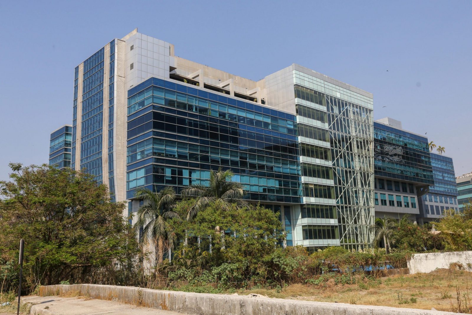 epa10466290 The British Broadcasting Corporation (BBC) office in Mumbai, India, 14 February 2023. The BBC's Delhi and Mumbai offices were raided by income tax officials as part of a tax evasion investigation.  EPA/DIVYAKANT SOLANKI