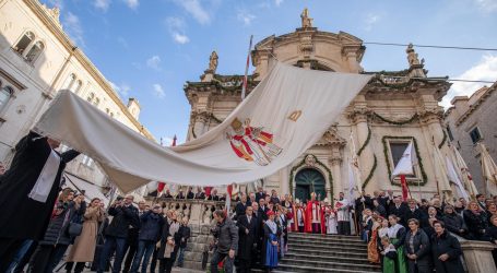 Festa sv. Vlaha otvorena 1051. put. Barjak zaštitnika Dubrovnika ponovno vijiori