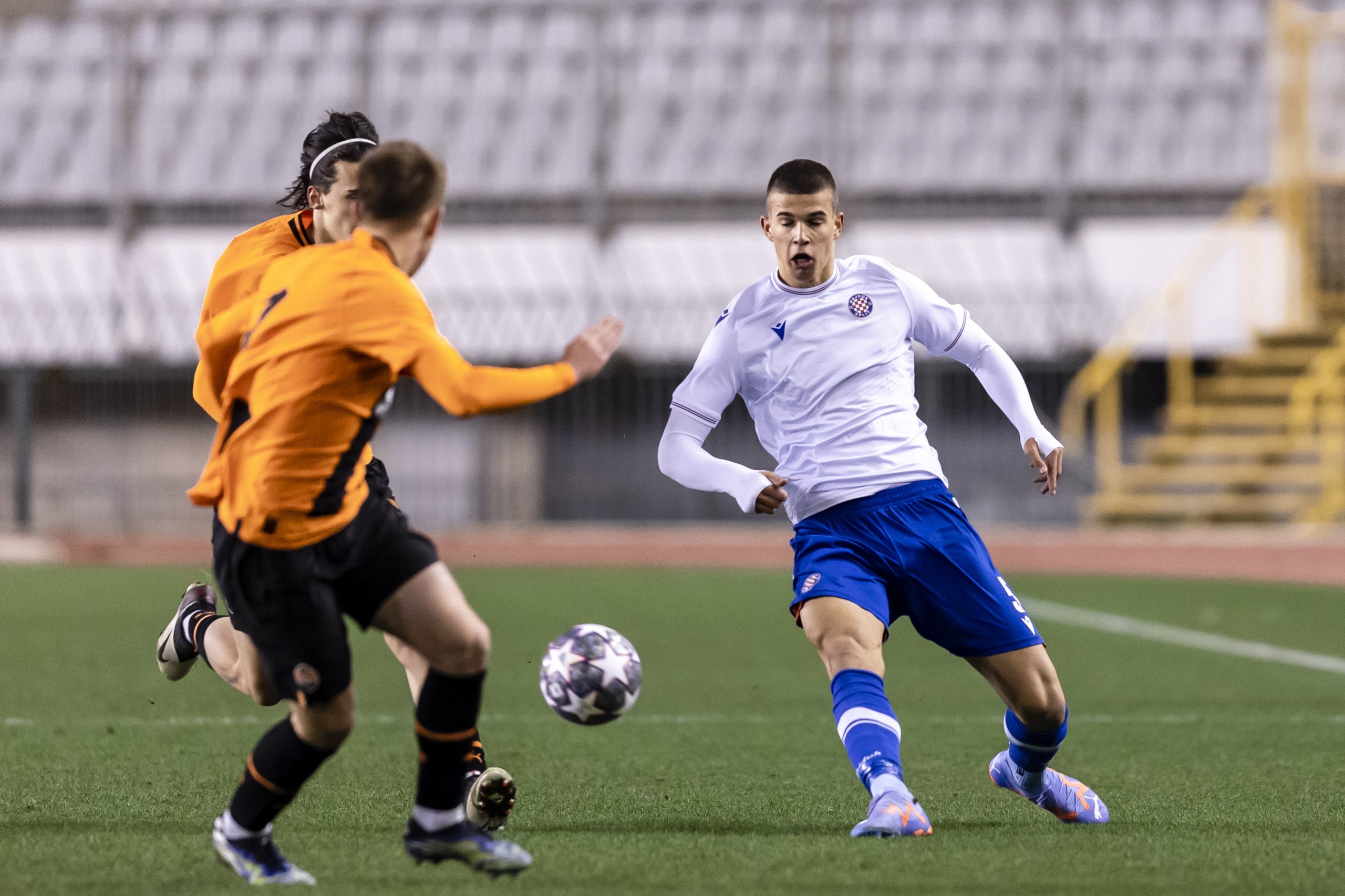 Hajduk Split U19 1-0 Shakhtar U19 - Luka Vuskovic 82' : r/soccer