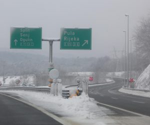 27.02.2023., Karlovac - Stanje na autocesti A1 na kojoj gotovo nema prometa zbog snijega koji je padao cijelu noc. Photo: Kristina Stedul-Fabac/PIXSELL