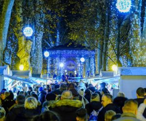 26.12.2022., Zagreb - Velika guzva vlada na Adventu na Stefanje. Photo: Slaven Branislav Babic/PIXSELL