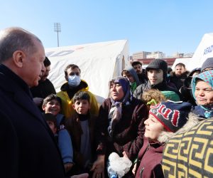 epa10454456 A handout photo made available by Turkey’s Presidential press office shows Turkish President Recep Tayyip Erdogan (L) visiting a tent camp in the aftermath of a major earthquake in Kahramanmaras, Turkey, 08 February 2023. More than 11,000 people have died and thousands more injured after two major earthquakes struck southern Turkey and northern Syria on 06 February. Authorities fear the death toll will keep climbing as rescuers look for survivors across the region.  EPA/MURAT CETINMUHURDAR/TURKISH PRESIDENTIAL PRESS OFFICE/HANDOUT  HANDOUT EDITORIAL USE ONLY/NO SALES