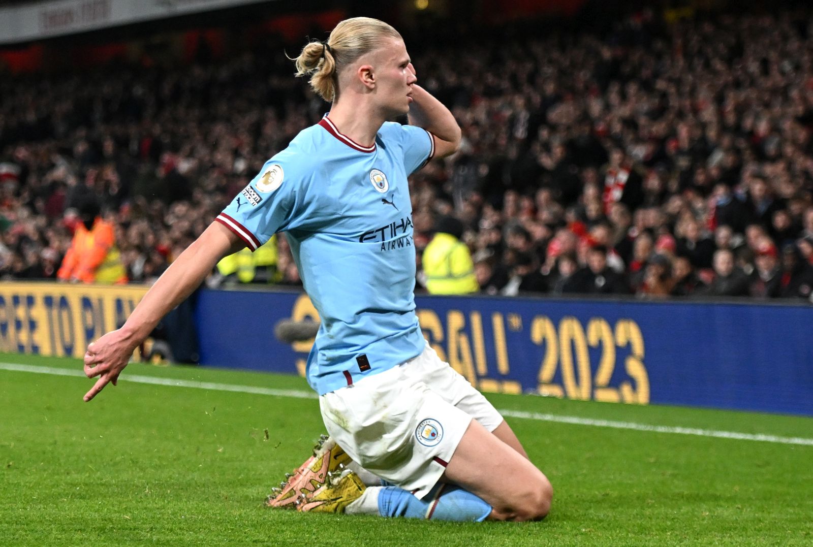 epa10469260 Erling Haaland of Manchester City celebrates after scoring his team's third goal during the English Premier League soccer match between Arsenal London and Manchester City in London, Britain, 15 February 2023.  EPA/Daniel Hambury EDITORIAL USE ONLY. No use with unauthorized audio, video, data, fixture lists, club/league logos or 'live' services. Online in-match use limited to 120 images, no video emulation. No use in betting, games or single club/league/player publications