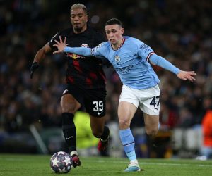 epa10523036 Manchester City's Phil Foden (R) in action against RB Leipzig's Benjamin Henrichs (L) during the UEFA Champions League Round of 16, 2nd leg match between Manchester City and RB Leipzig in Manchester, Britain, 14 March 2023.  EPA/Adam Vaughan