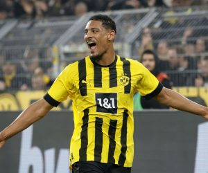 epa10530751 Dortmund's Sebastien Haller celebrates after scoring the 5-1 lead during the German Bundesliga soccer match between Borussia Dortmund and and 1. FC Cologne in Dortmund, Germany, 18 March 2023.  EPA/RONALD WITTEK CONDITIONS - ATTENTION: The DFL regulations prohibit any use of photographs as image sequences and/or quasi-video.