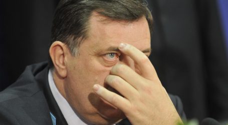 Delegacija EU u BiH osudila napade na novinare u Banja Luci. Dodik: “Rečeno mi je da ima indicija da su n ovinari sami organizirali tu aktivnost”