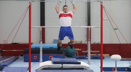 Gimnastičar Tin Srbić osvojio srebro na Svjetskom kupu u Dohi. Prvi put van Hrvatske izveo novu vježbu