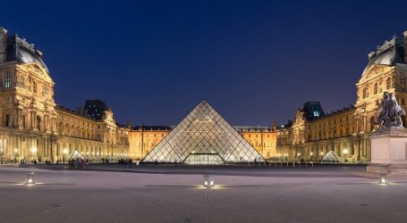 Svjesni kontrast: Piramidu ispred Louvrea naručio je François Mitterrand