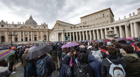 Žene u Vatikanu: “Papine reforme prikrivaju mačistički mentalitet”