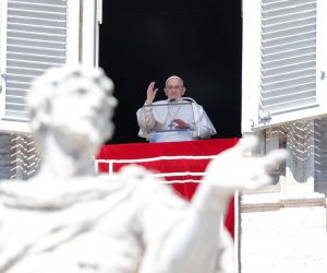epa10567175 Pope Francis leads Regina Coeli prayer from the window of his office at Saint Peter's square, Vatican City, 10 April 2023.  EPA/GIUSEPPE LAMI