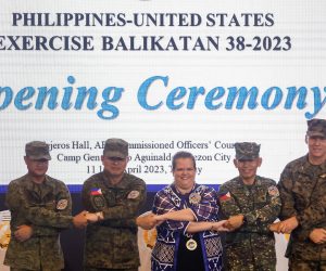 epa10567997 (L-R) Philippine Army Major General Marvin Licudine, Armed Forces of the Philippines Chief-of-Staff General Andres Centino, United States Charge d'Affaires Heather Variava, Philippine Navy (Marines) Brigadier General Noel Belaran and United States Marine Corps Major General Eric Austin link arms during the opening ceremony of the 38th Philippines-US 'Balikatan' exercise at Camp Aguinaldo in Quezon City, Metro Manila, Philippines 11 April 2023. 'Balikatan', or shoulder-to-shoulder, exercises will involve some 17,600 Philippines and US troops cooperating to develop mutual defense capability, counter-terrorism, strengthen maritime security efforts and address shared extremist threats.  EPA/ROLEX DELA PENA