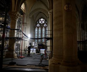 epa10572109 Scaffolding inside the nave of the Notre-Dame de Paris Cathedral, which was damaged in a devastating fire on 15 April 2019, in Paris, France, 14 April 2023.  EPA/SARAH MEYSSONNIER / POOL  MAXPPP OUT