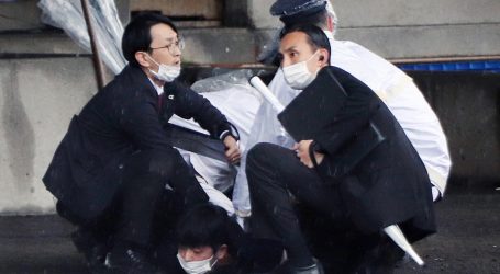 Uhićen mladić nakon bacanja dimne bombe na skupu japanskog premijera. Nitko nije ozlijeđen