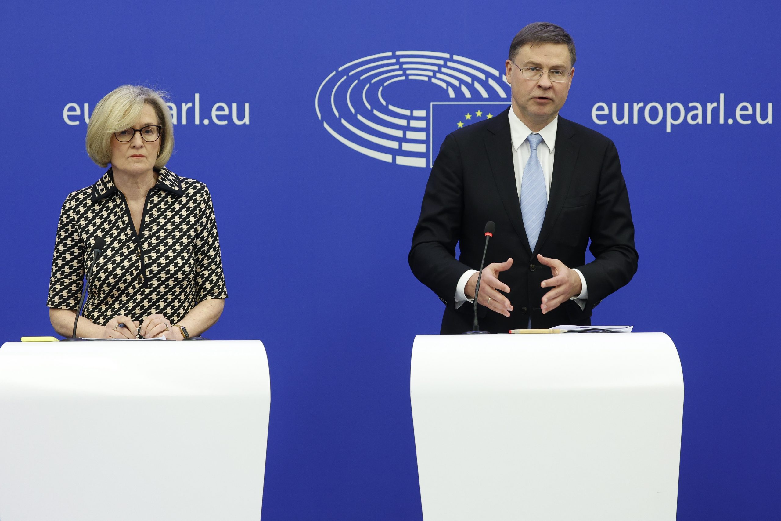 epa10578615 European Commissioner in charge of Financial Services, Financial Stability and the Capital Markets Union, Mairead McGuinness (L) and European Commissioner for Trade Valdis Dombrovskis (R) hold a joint press conference on 'the reform of the bank crisis management and deposit insurance', at the European Parliament in Strasbourg, France, 18 April 2023. The session of the European Parliament runs from 17 till 20 April.  EPA/JULIEN WARNAND